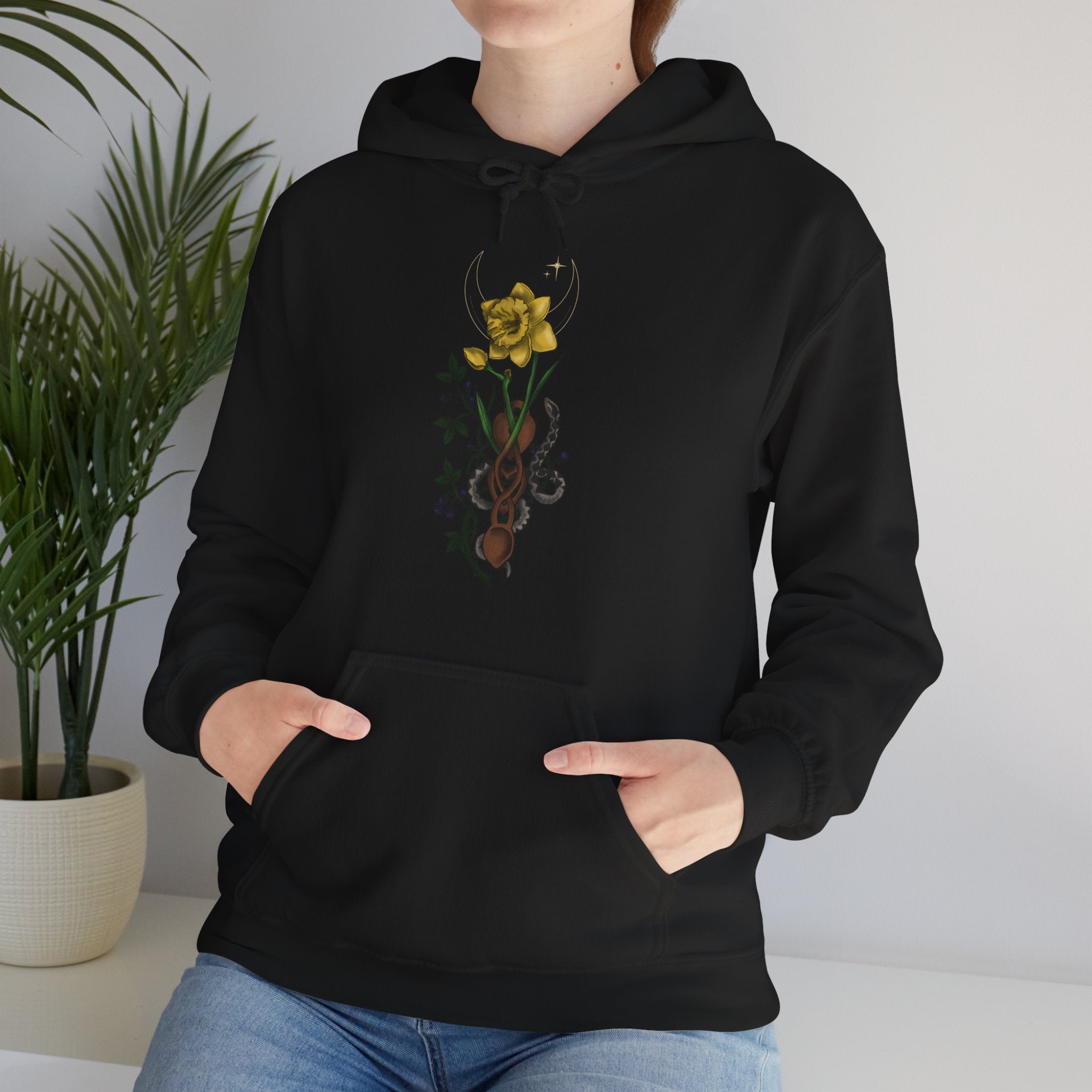 Daffodil Love Spoon Pullover